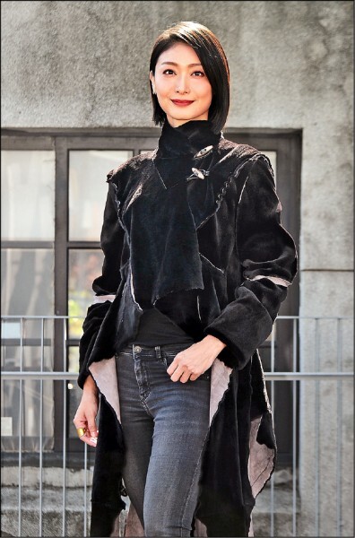 传被豆导逼拍裸戏柯奂如:确实不舒服__凤凰网