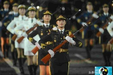 女仪仗兵,在服役期间怀孕该咋办,解放军的做法很人道!__凤凰网