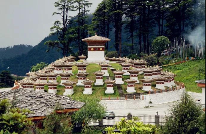 最令人惊诧的不丹特色文化 在不丹,最让人感到诧异