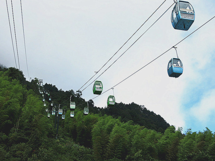 冬天选准日子上金饶山 还能看到银装素裹的美景