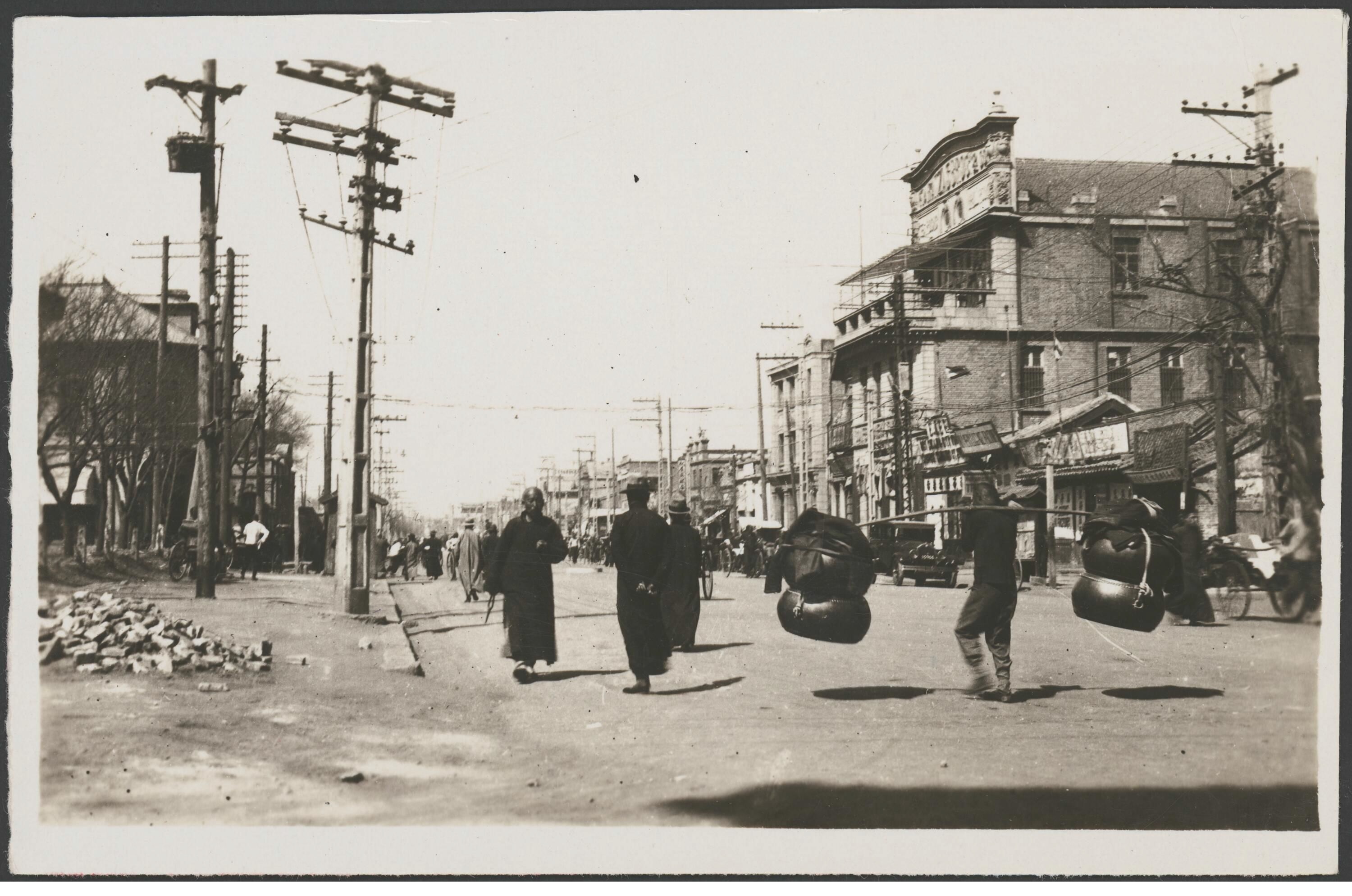 1930年北京崇文门外大街(哈德门)