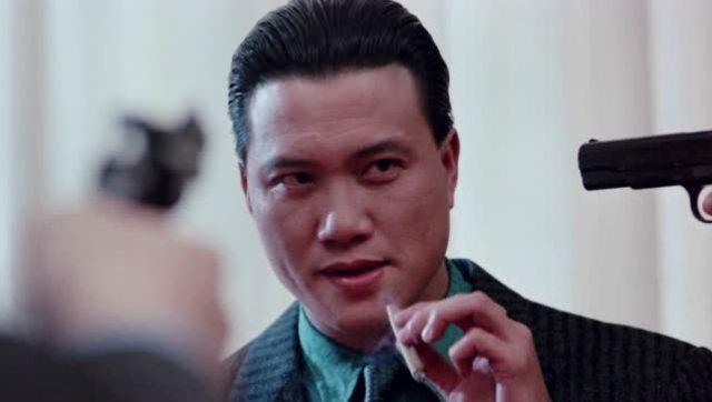 他是古惑仔中的黑帮老大年近五十却娶了比自己小16岁的空姐