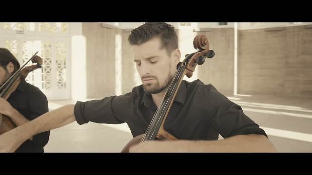 听醉了克罗地亚大帅哥提琴双杰2cellos演绎经典颂歌