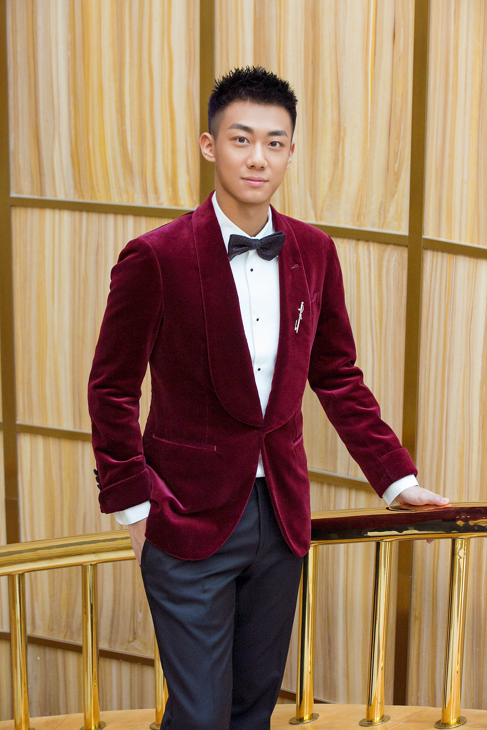 高至霆获年度惊喜男演员 不忘初心初露锋芒