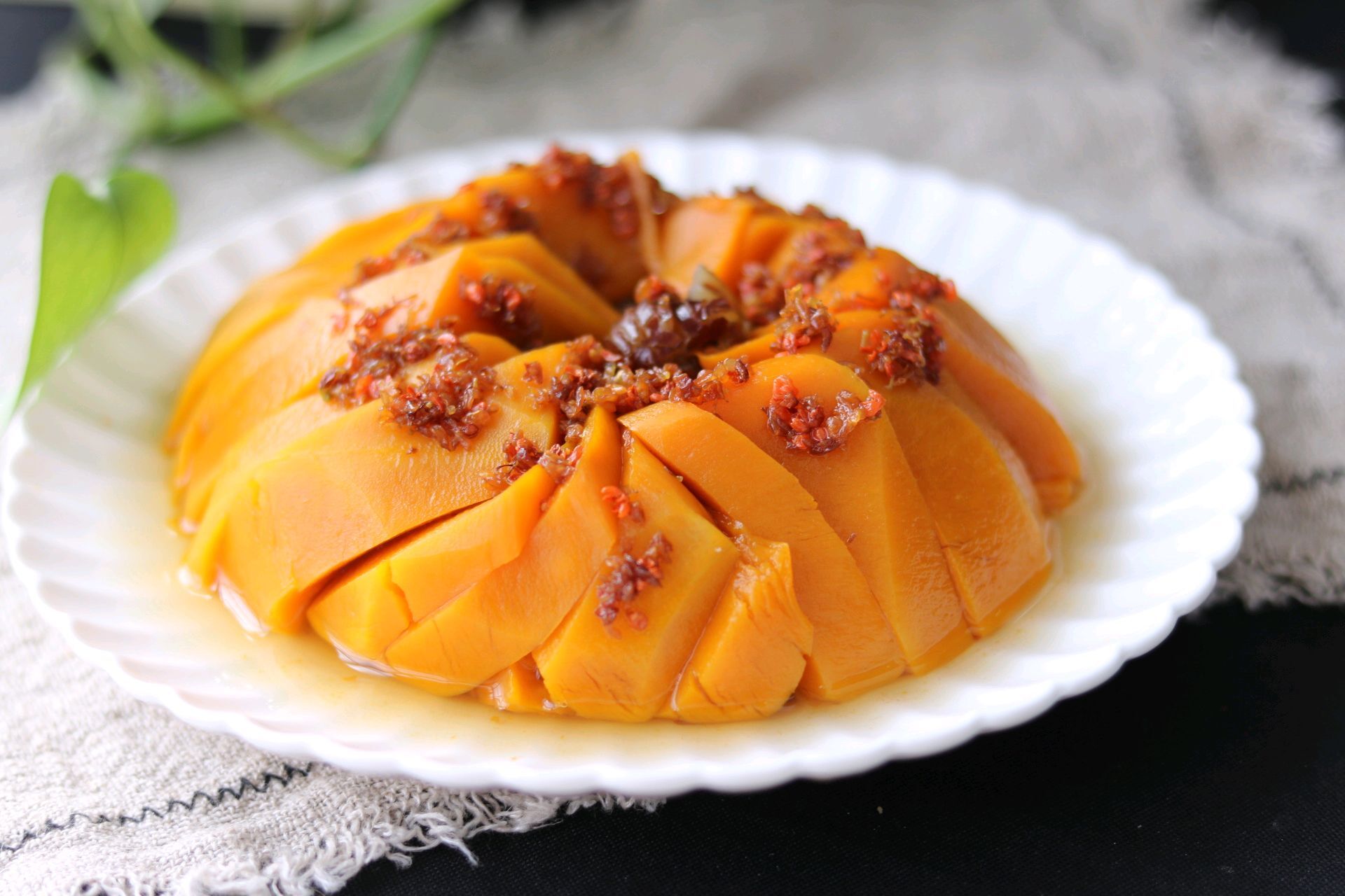 其丰富的果胶可以保护胃黏膜,肠粘膜免受粗纤维,硬食物的刺激,适合患