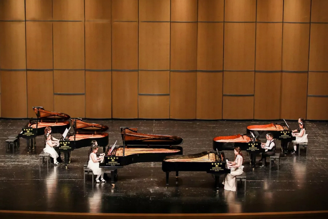 斯坦梅尔钢琴携手青年钢琴家周挺演绎多钢琴音乐盛典__凤凰网