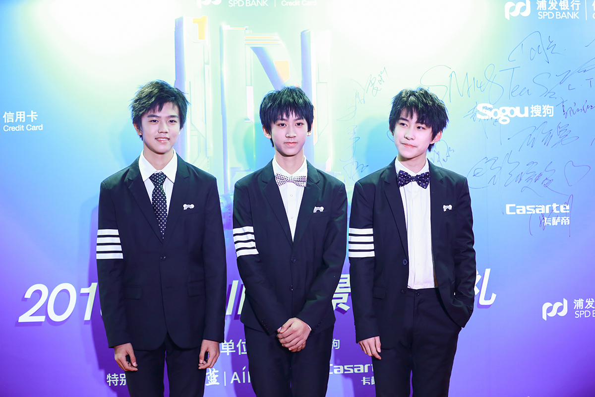 池忆,余沐阳,傅韵哲空降盛典红毯 势不可挡的零零后少年团__凤凰网