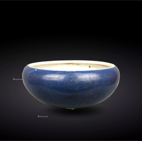 清代霁蓝釉水盂 blue glazed water pouch in qing dynasty