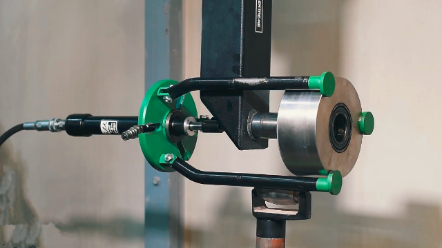 这回玩大了看牛人如何打造液压拉马这动手能力也没谁了