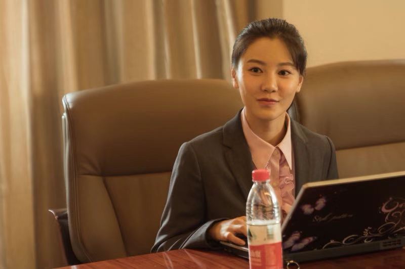 "90后百变女孩"演绎新精彩, 可盐可甜王子琦再引热议!