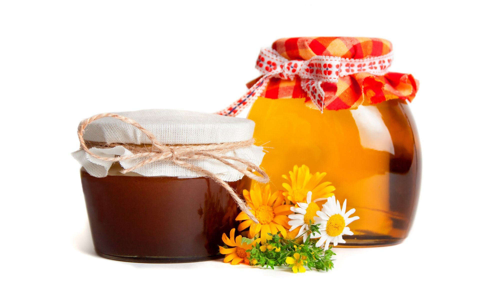 一斤白酒泡多少蜂蜜?蜂蜜配白酒有什么功效?
