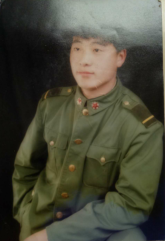 退伍不褪色 永保军人本色的崔文化