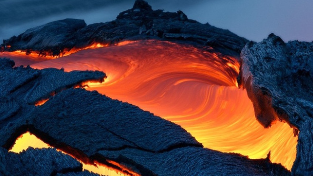 你看到的火山喷发只是表面部分带你去看地下喷发时的状态