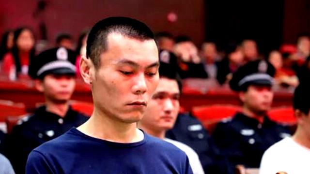 判决现场海南屯昌黑社会团伙头目郭斌被判死缓