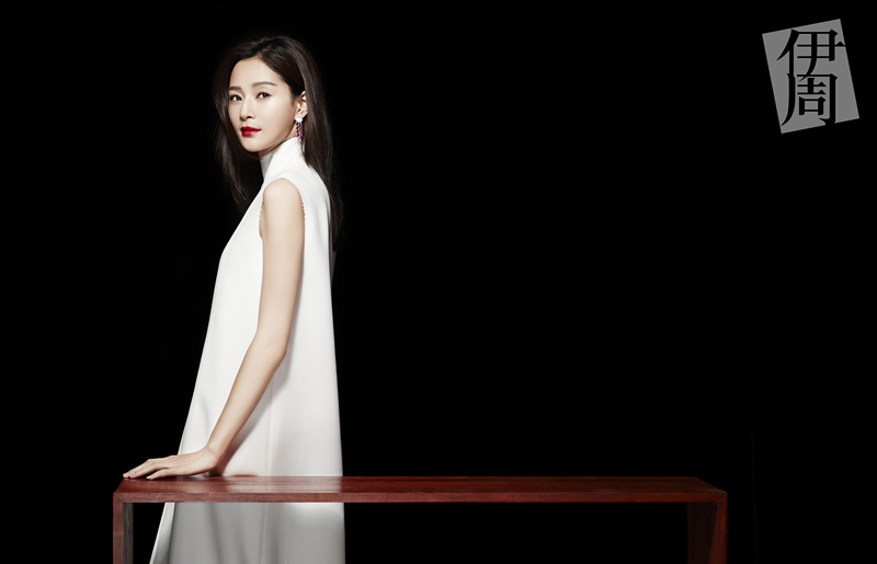 "纯妃"王媛可展时尚态度 2018解锁多刊杂志封面__凤凰网