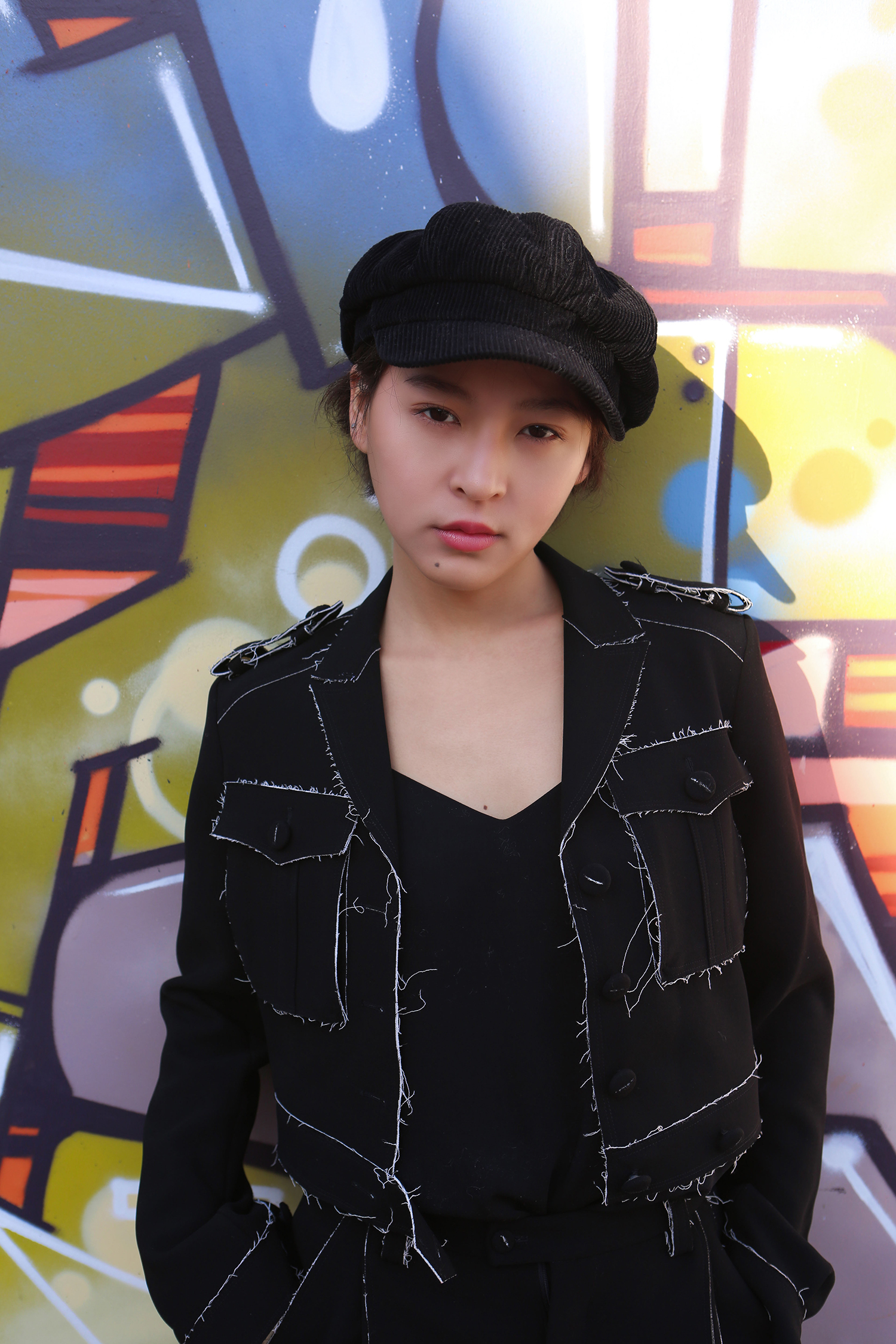 宋楠惜酷帅写真曝光blacklook碰撞炫彩涂鸦