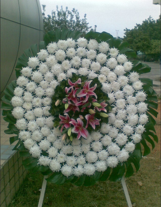 白事花圈中間字念什麼追悼會花圈輓聯怎麼寫葬禮花圈價格多少