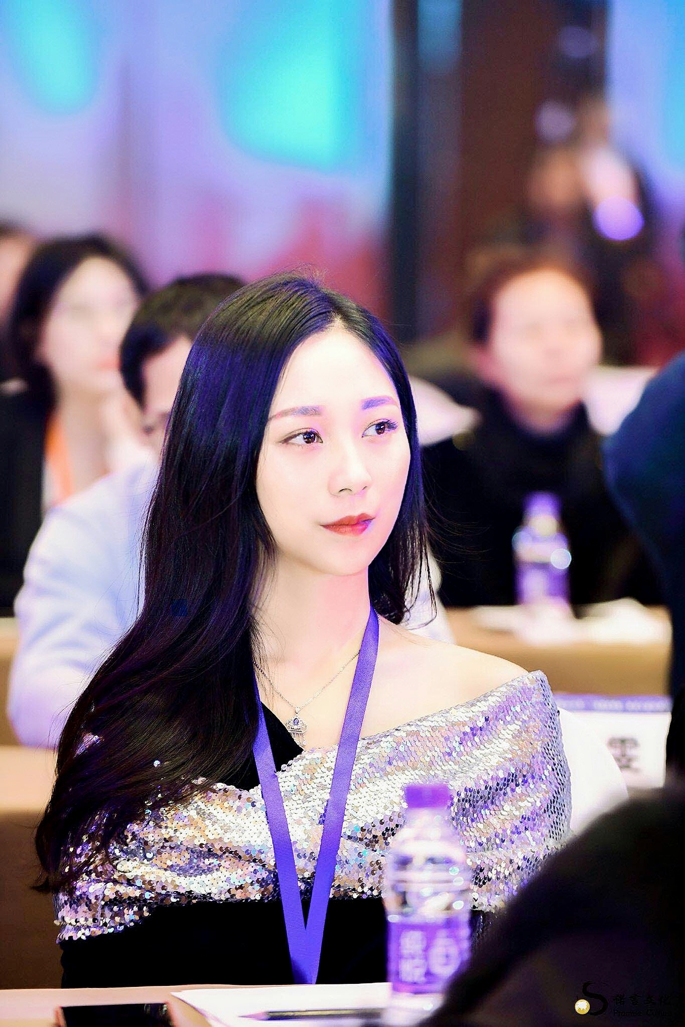 新晋女神夏誉轩受邀参加"暖途"大型公益活动__凤凰网