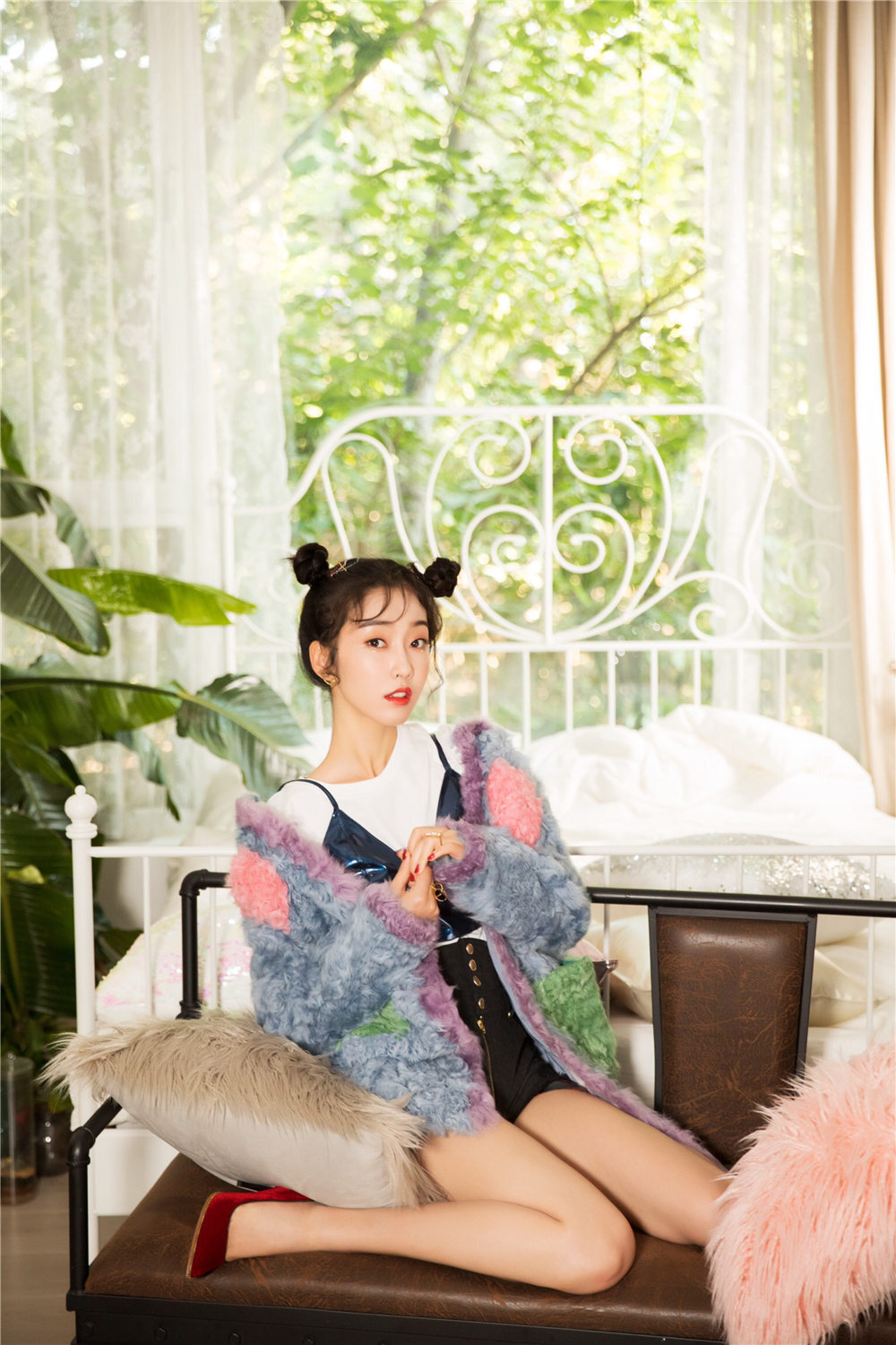 宣璐生日写真曝光 古灵精怪展仙女气质