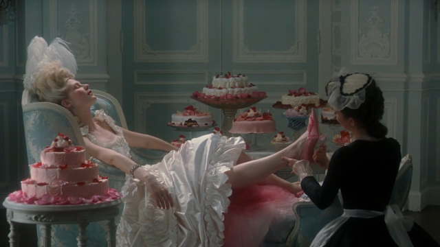 14岁公主远嫁法国当太子妃每天过着奢靡生活国库钱都不够花