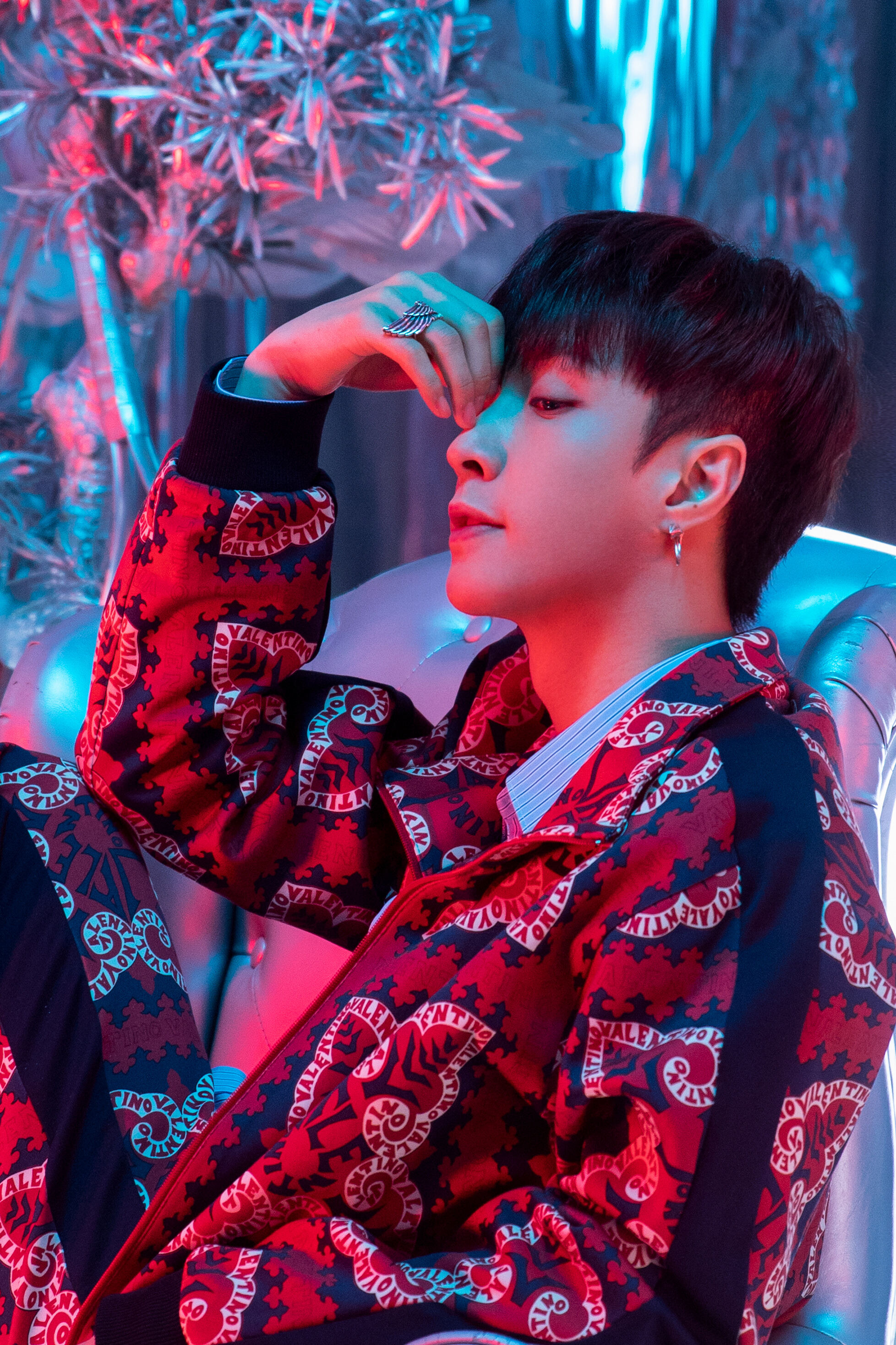 张艺兴高质感概念片发布 酷炫造型展现帅气型格