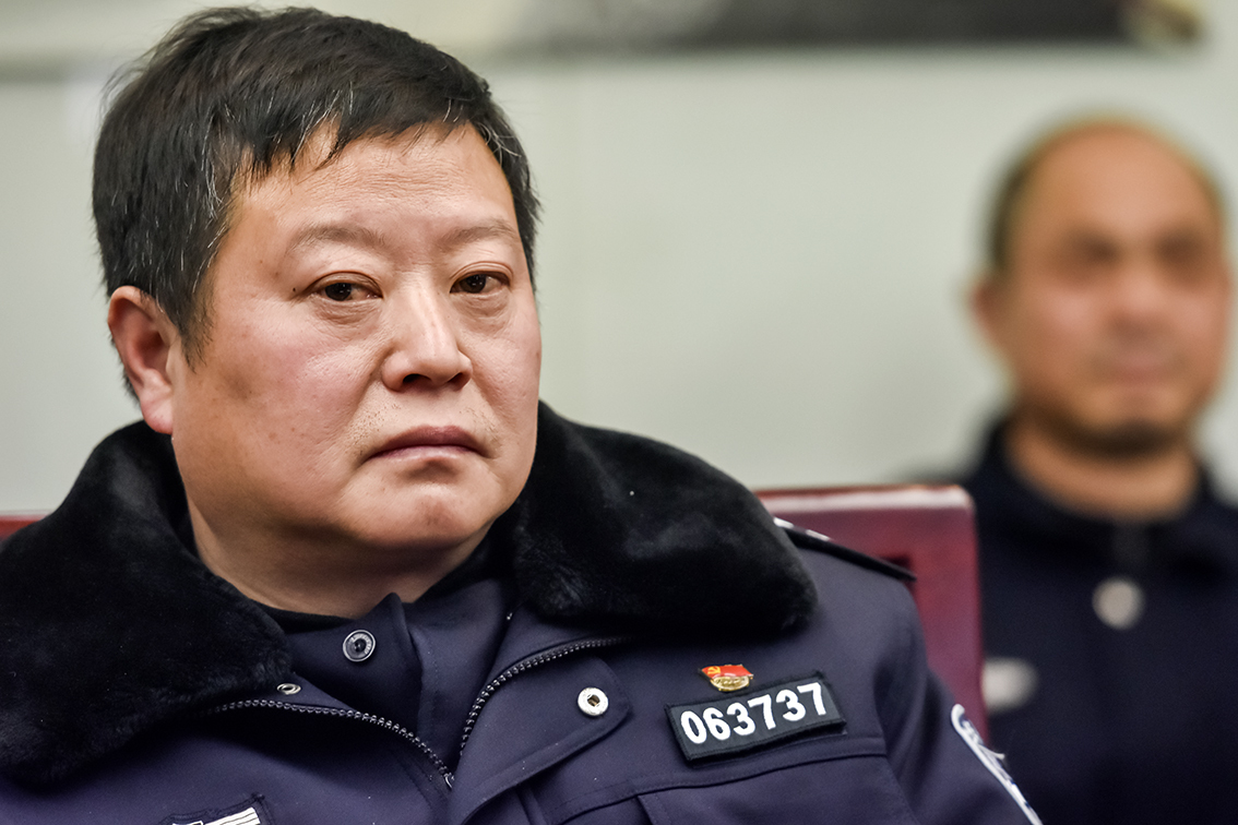 安徽巢湖:多家媒体记者聚焦春运 为交警建言献策__凤凰网