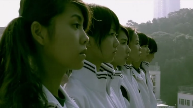 【小莫】六名女生集体自杀？影史最丧心病狂的鬼附身《第一诫》。_凤凰网视频_凤凰网