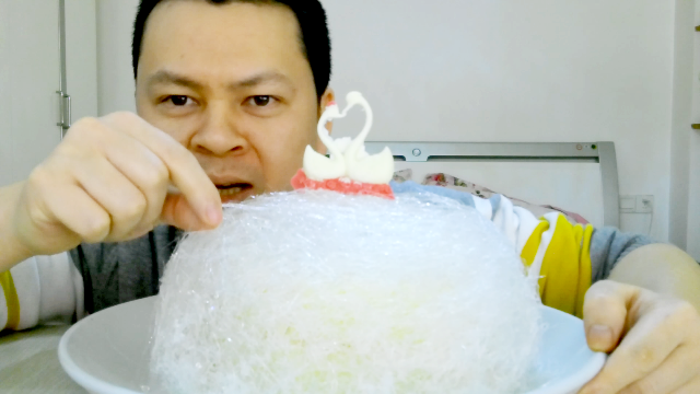 试吃天鹅鸟巢拉丝糖真正的拉丝糖你估计用时多久做好