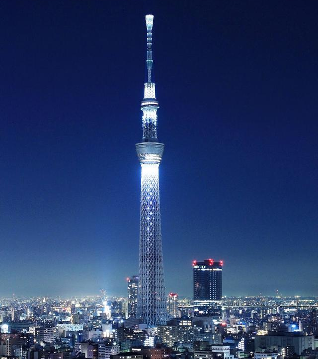 迪拜后来又宣布建造另外一栋高楼,是迪拜云溪塔,高度大概是1300米左右