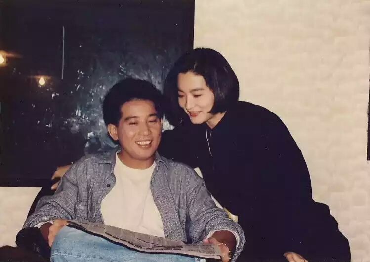 林青霞离婚,却又被爆林青霞秦汉领证?