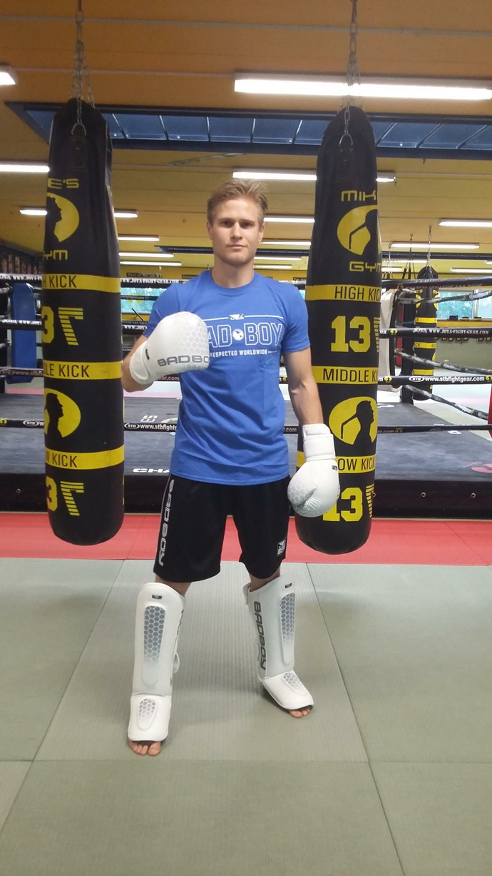 2019开年大战 全球直播 荣耀格斗佩帕侬 休斯敦首场卫冕战