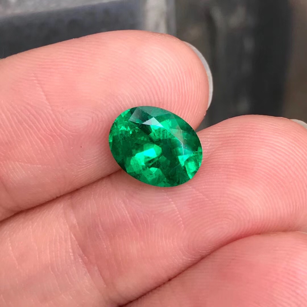 天然哥伦比亚祖母绿轻微包体grs证书木佐色183ct