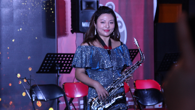 amati阿玛蒂之夜爵士萨克斯年会现场钟亚妮吹奏