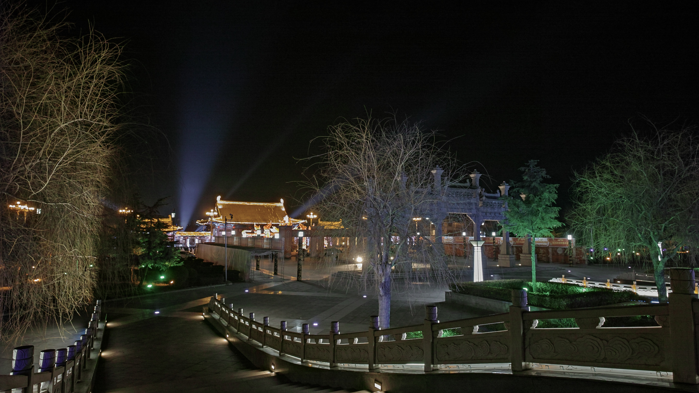 鹿邑首届上元灯会开幕,中原首场大型古建筑楼体3d激光秀启动