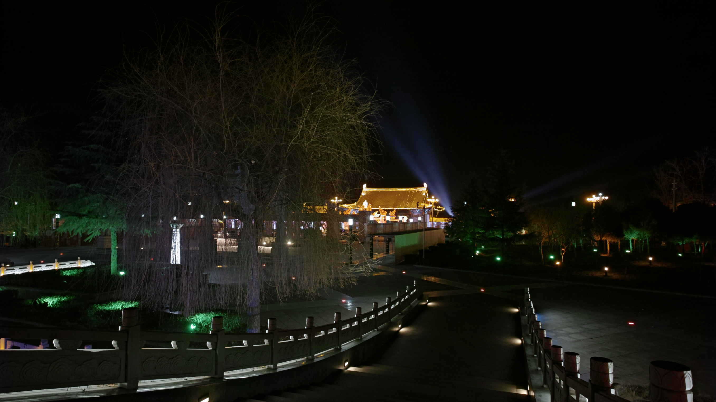 鹿邑首届上元灯会开幕,中原首场大型古建筑楼体3d激光秀启动