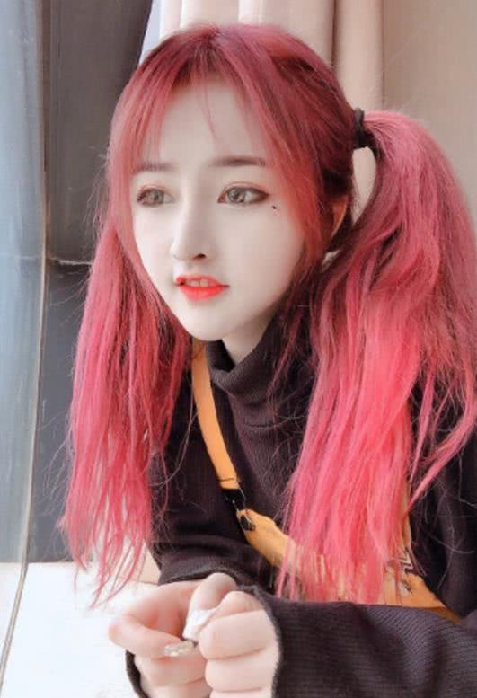 快手网红次惑小仙女:走红和父母断绝关系,看到原因后懂了!__凤凰网