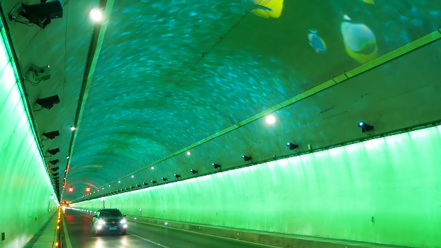 贵州一高速现海底隧道动态场景图案能缓解司机驾驶疲劳