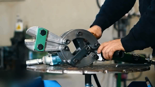 制作强大的液压断线钳,轻松剪断粗钢筋!