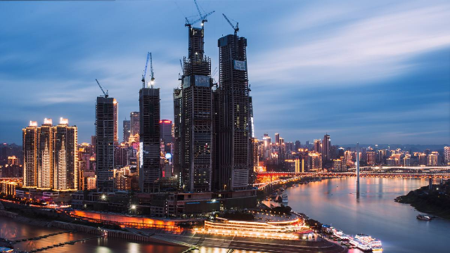 重庆地标建筑朝天门是流浪地球中行星发动机