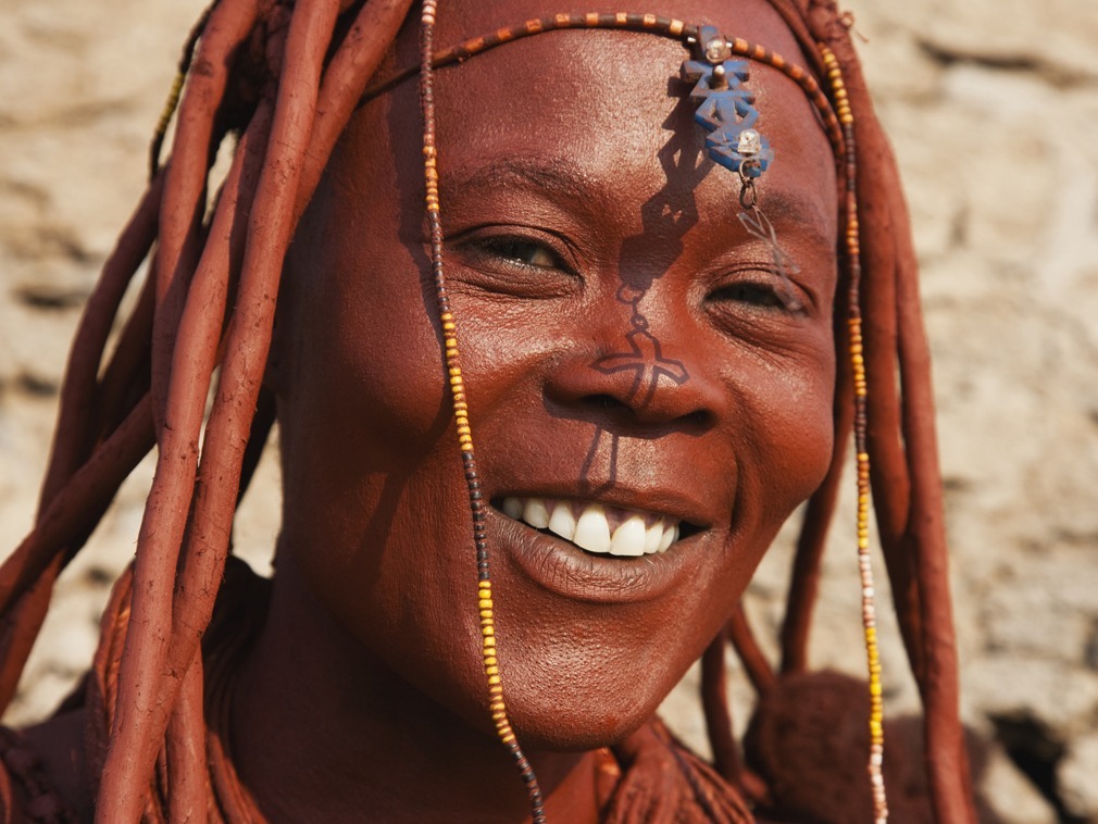 即将消失的原生态部落辛巴族,女子终生不洗澡