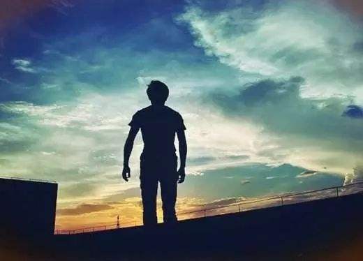 虽然说每人都有自己的际遇,但是自己总不能去找借口,别人虽然优秀,但