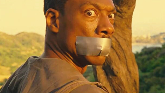 小伙被诅咒只能说一千个字说完就会死只好拿胶布封住嘴巴