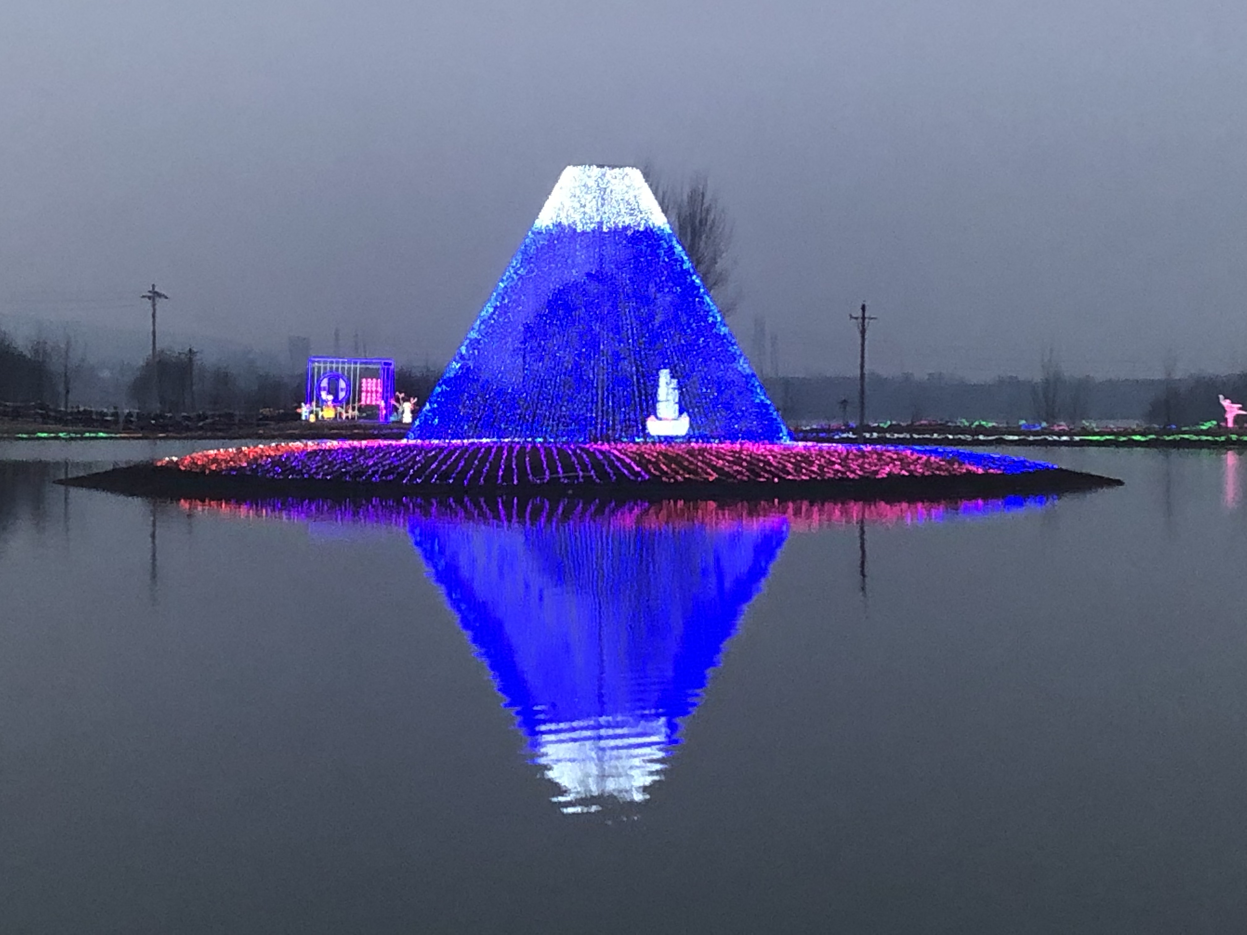 夜游善园古镇酒庄美色