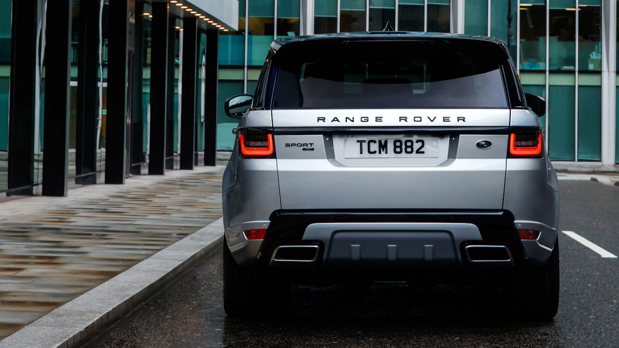 路虎揽胜运动版hst官图发布,旧款3.0t v6发动机被取代