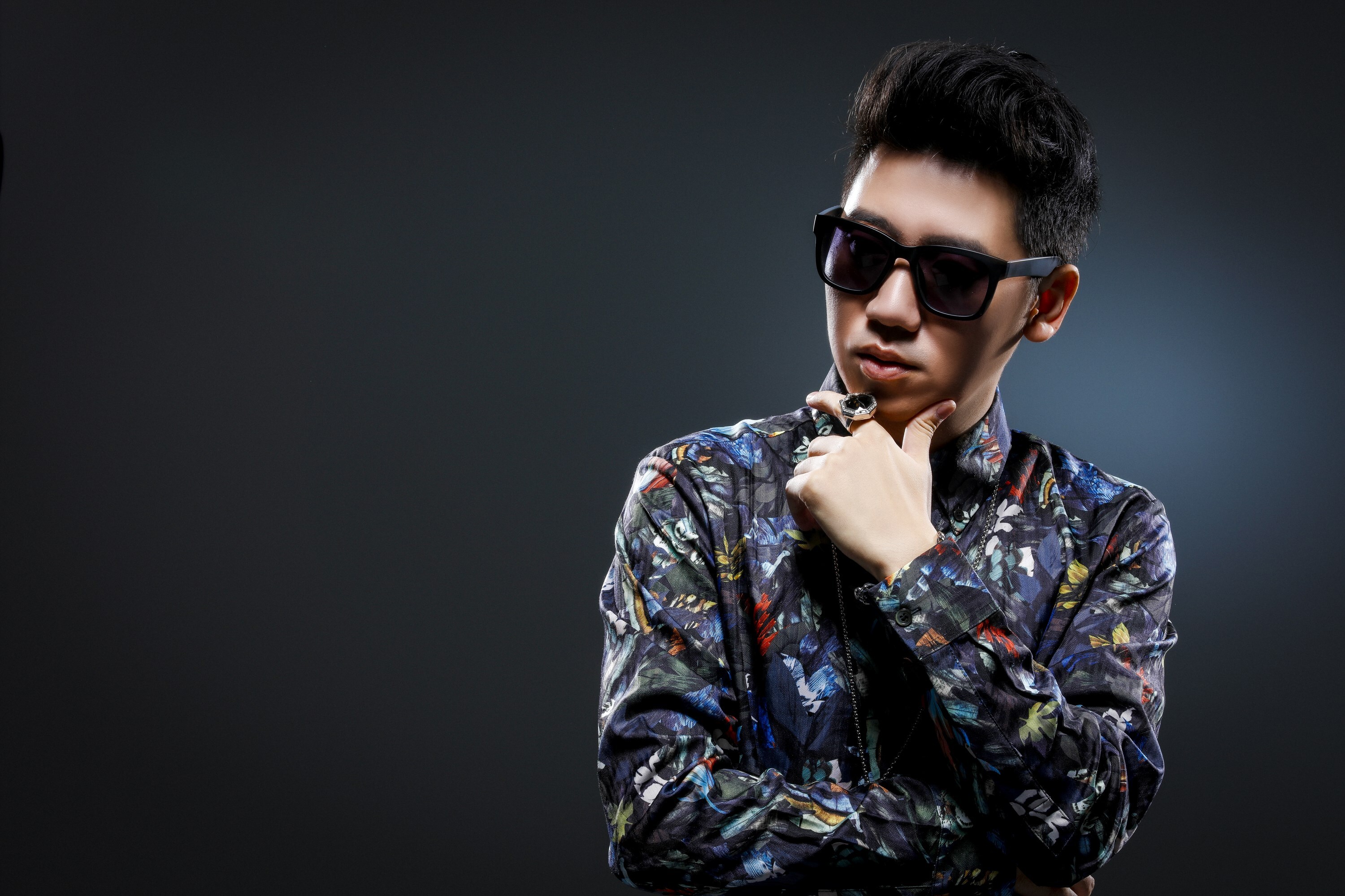 王绎龙发闽南语洗脑电音《你要吃虾咪》