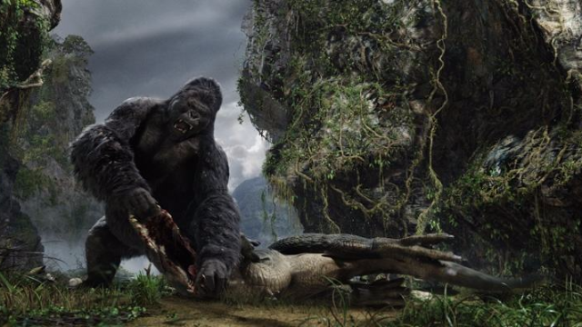 金刚大战霸王龙,胜利后的表情真霸气