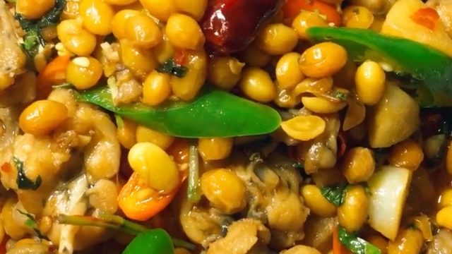 黄豆闷田鸡