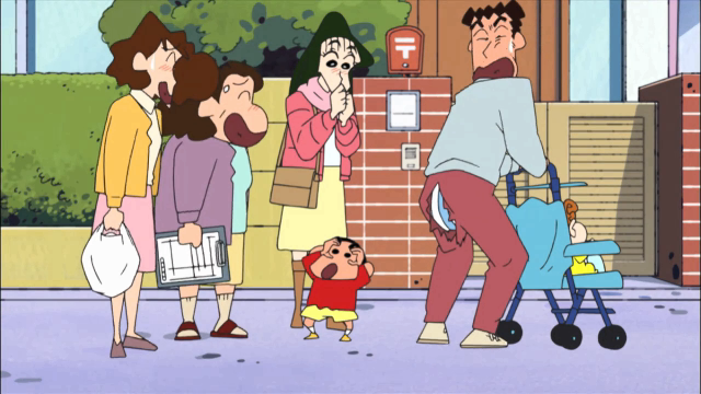 蜡笔小新爸爸的裤子开档了妈妈帮忙挡了一路还是被看见了