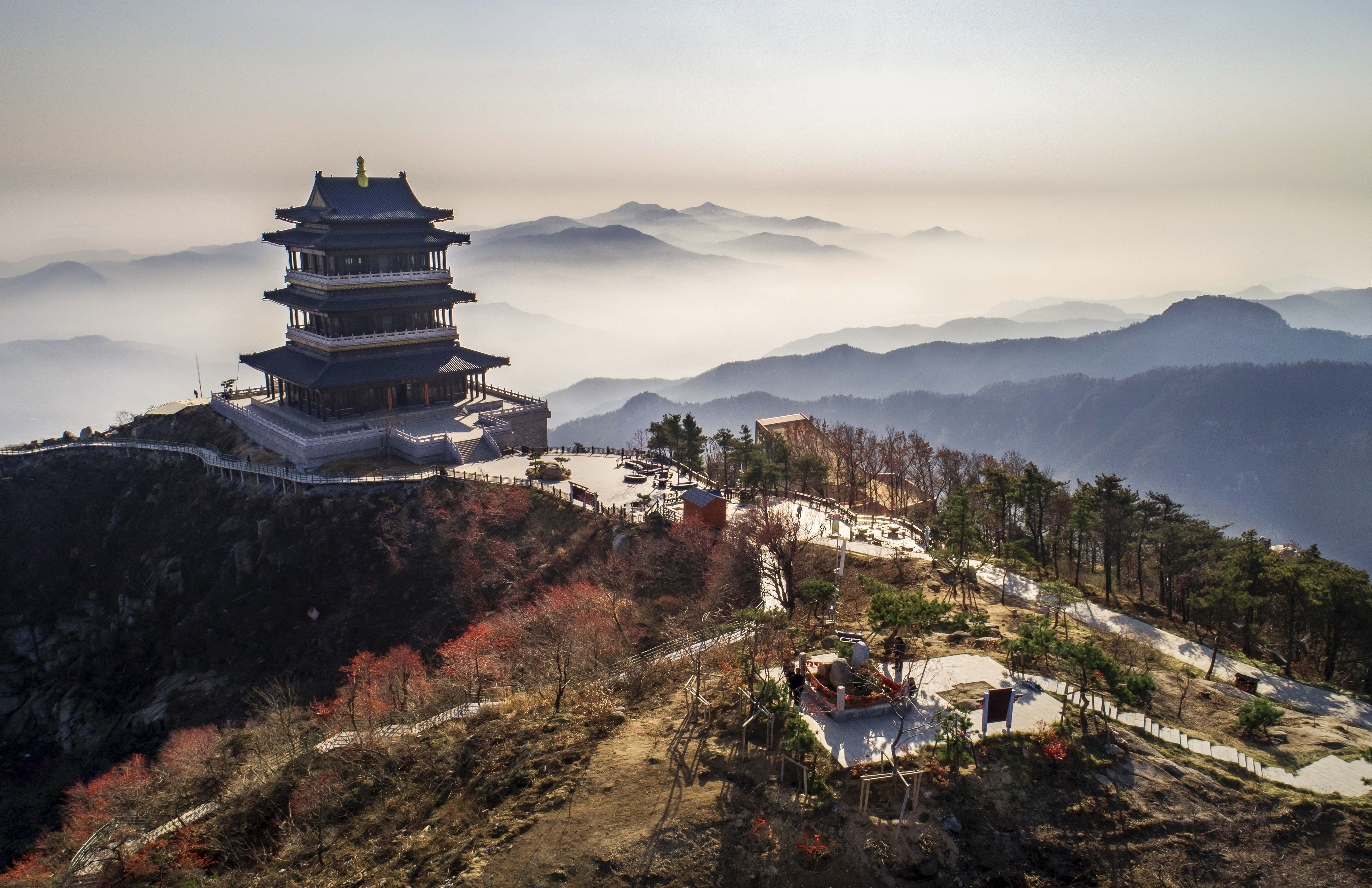 打开凤凰新闻,查看更多高清图片沂蒙山云海奇观欣赏沂蒙山云海奇观