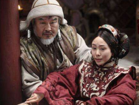 成吉思汗就是看上了西夏王妃,只不过在要宠幸的时候,成吉思汗毕竟年过